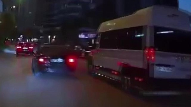 Almanya’da yapamayacağını Adana’da yaptı: Sürücü ehliyetsiz çıktı, 27 bin 944 TL ceza kesildi