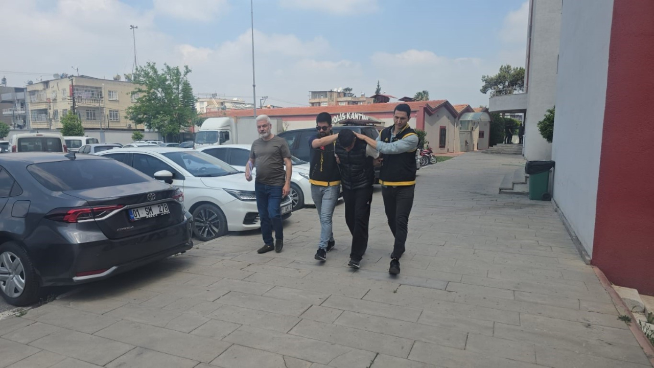 Üç iş yerini soydu, "İş yerlerine bir şeyler sormak için girdim" dedi