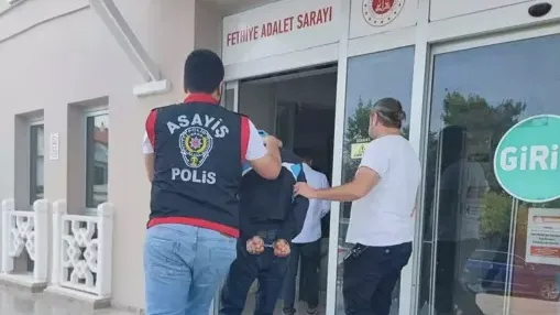 Fethiye'de AK Parti İlçe Başkanlığı'na taşla saldıran şüpheli tutuklandı