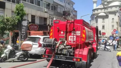 Mecidiyeköy'de restoranın mutfağı alev alev yandı
