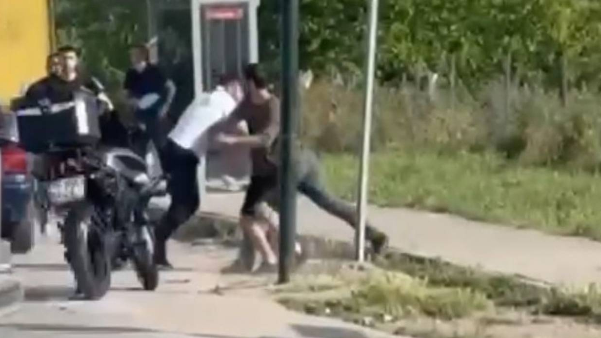 Anayol boks ringine döndü... Trafik durdu yumruklar havada uçuştu