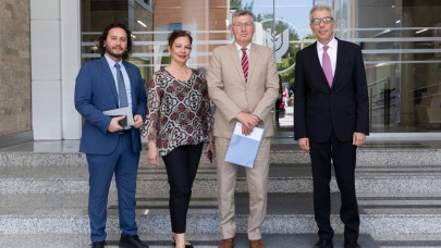 Başkonsolostan vize uyarısı: "Danışmanlık şirketleri süreci yavaşlatıyor"