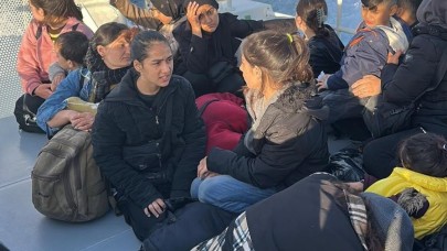 Sahil Güvenlik, geri itilen 16'sı çocuk 53 göçmeni kurtardı