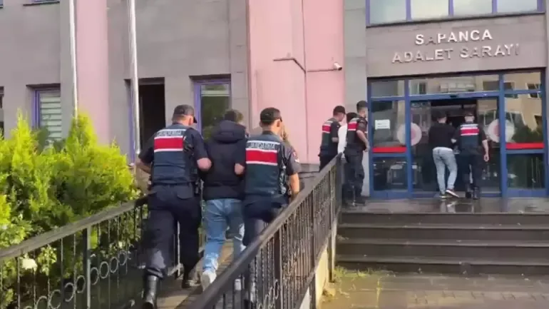 Sapanca'da 2 kişiyi yaralayan maskeli 4 şüpheli yakalandı