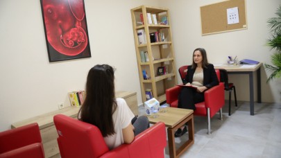 Bayraklı’da kadınlar danışma merkezi atölyelerinde buluşuyor