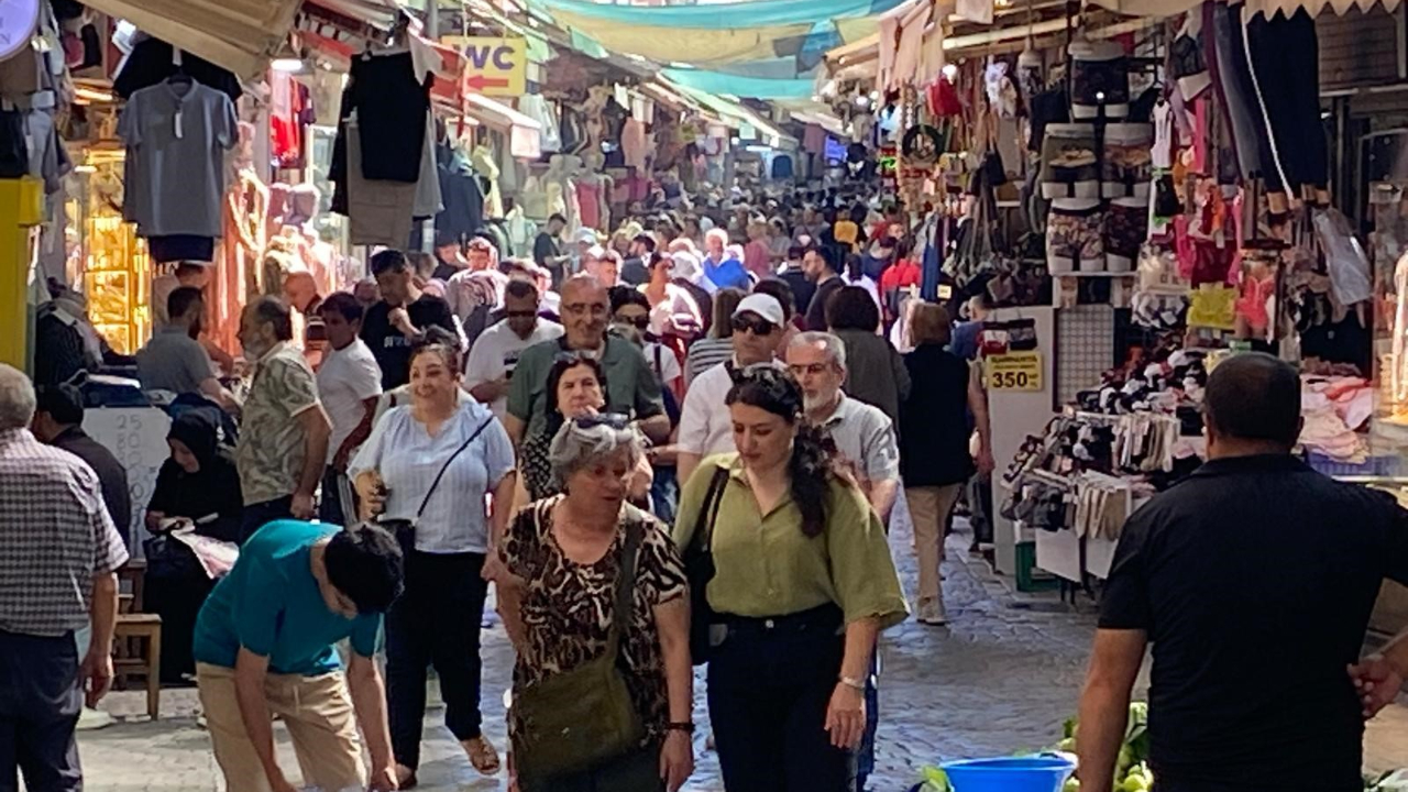 Kemeraltı Çarşısı'nda Kurban Bayramı hareketliliği