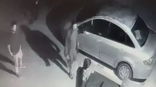 Ayrılmak isteyince zorla parasını alıp senet imzalattığını iddia ettiği sevgilisinden şikayetçi oldu