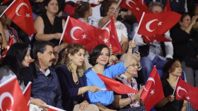 Karabağlar’da 19 Mayıs coşkusu halk oyunlarıyla taçlandı