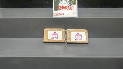 İzmir'de 2 kilo 300 gram kokain ele geçirildi