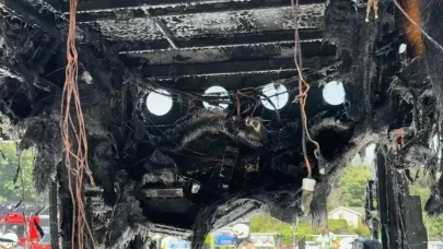 Sarıyer'de İETT otobüsü alev alev yandı; 25 yolcu tahliye edildi
