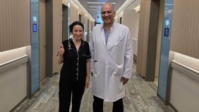 Ameliyatla kanser riskini atlatan genç anne, korkularından kurtuldu