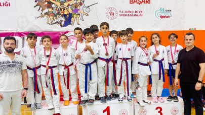 İzmir taekwondo müsabakalarında Aliağa’da 20 madalya sevinci