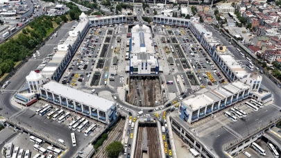 İstanbul Otogarı’nda bayram hareketliliği havadan görüntülendi