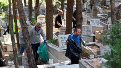 Balçova’nın mezarlıkları kabir ziyaretlerine hazır