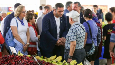 Başkan Erman Uzun'dan Bayram öncesi pazaryeri ziyareti