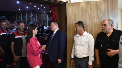 Başkan Demir, belediye personeli ile bayramlaştı