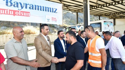 Başkan Yıldız, mesai arkadaşlarıyla bayramlaştı