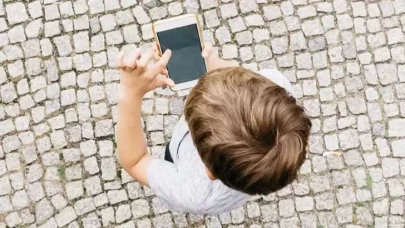 Araştırma: Sosyal medya çocuklarda depresyona yol açabiliyor