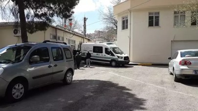 Gaziantep’te kapısı kilitli odada ölü bulunan anne ve kızının cenazeleri teslim edildi