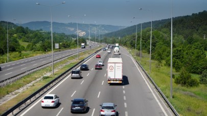 Tatilcilerin dönüş yolculuğu başladı: Bolu geçişinde akıcı yoğunluk