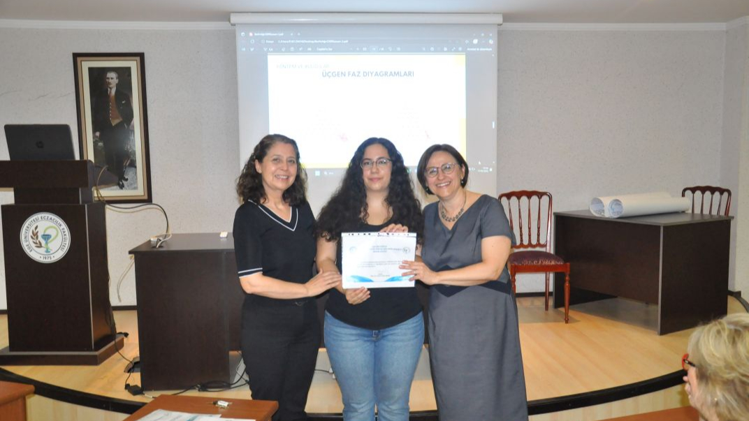 Ege Üniversitesi Eczacılık Fakültesinde “Bilim Şenliği” düzenlendi
