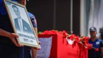 Ferdi Zeyrek, Manisa'da son yolculuğuna uğurlandı