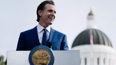 California Valisi Newsom, Los Angeles’ta askeri güç kullanımını önlemek için mahkemeye başvurdu