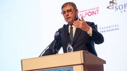 Başkan Tugay: Bilinçli olmalı,  güzel bir ülke için hep birlikte çalışmalıyız