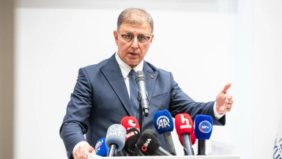 Başkan Tugay Büyükşehir’in yeni personel politikasını açıkladı