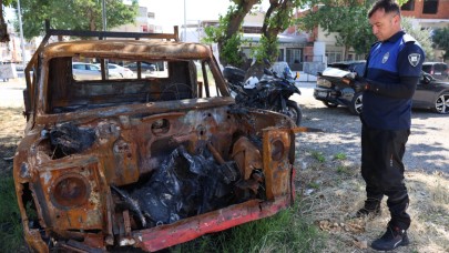 Bayraklı'da hurda araçlar kaldırılıyor