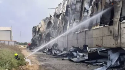 Mersin'de pamuk deposunda yangın