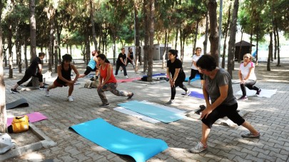 Karşıyaka’nın parklarında spor keyfi başladı