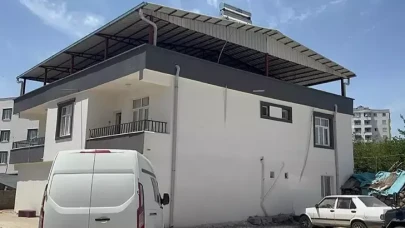 Tartıştığı babasını başına çekiçle vurarak ağır yaralayan oğlu tutuklandı