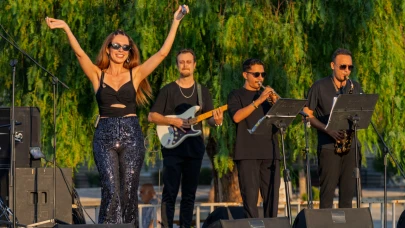 İzmirliler “Yaza Merhaba” dedi