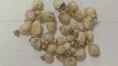 Alkollü sanılan sürücünün midesinden 28 kapsül uyuşturucu çıktı