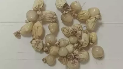 Alkollü sanılan sürücünün midesinden 28 kapsül uyuşturucu çıktı