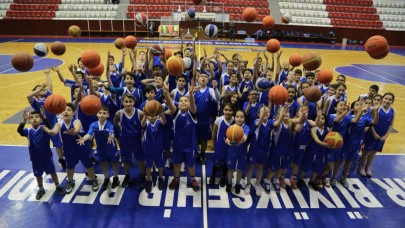 Büyükşehir’in yaz spor okulları kapılarını açıyor