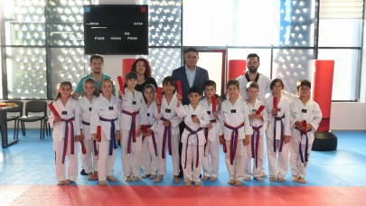 Aliağa Belediyesi Taekwondo Kursu'nun sporcuları kuşak atladı