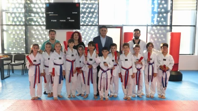 Aliağa Belediyesi Taekwondo Kursu'nun sporcuları kuşak atladı