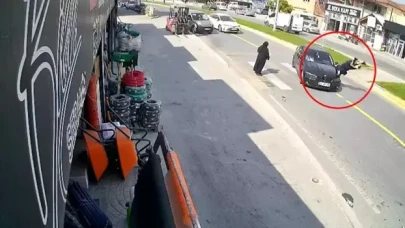 Yaya geçidinden geçen kadına otomobil çarptı