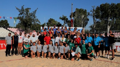 Plaj voleybolunun kalbi İzmir’de attı