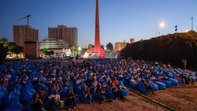 Açık havada sinema keyfi başladı