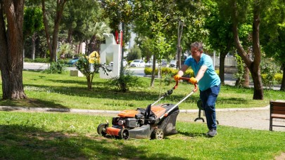 Gaziemir’in parklarında yoğun çalışma