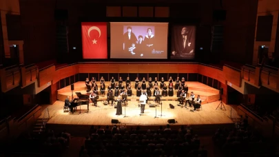 “Cumhuriyetin Divası” Müzeyyen Senar konserle anıldı