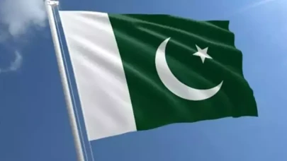 Pakistan’da askeri konvoya bombalı saldırı: 13 ölü