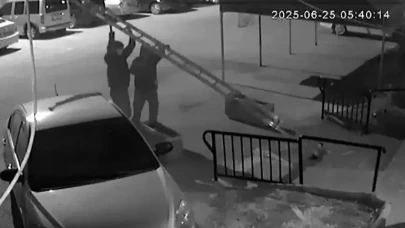 Müzisyenin evine seyyar merdivenle tırmanan şüpheliler, tamire bırakılan otomobille hırsızlığa gitmiş