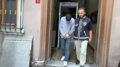 Taksim'de taciz iddiasına maket bıçağıyla saldırı