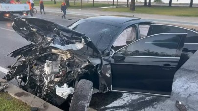 Kartal’da iki otomobil çarpıştı: 1’i ağır 3 yaralı