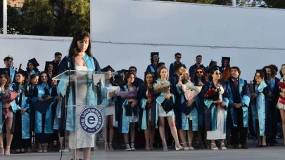 EÜ İletişim Fakültesinde mezuniyet coşkusu