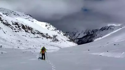 Prof. Dr. Başar: Hızla eriyen buzullar dünyayı ısıtıyor